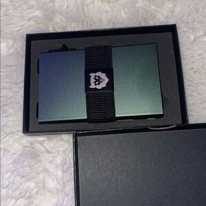 Sleek Green metal  Card Holder NWT